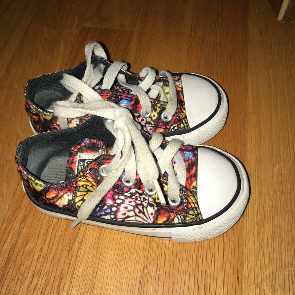Converse multiple colors
